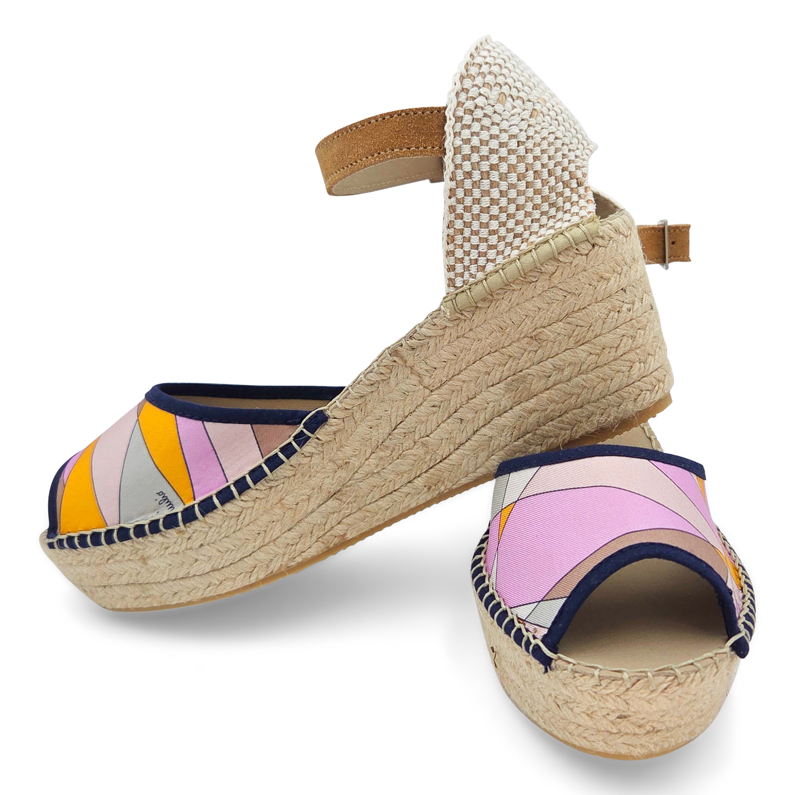 AGGIUNTO Pastel Modern Buckle Wedges