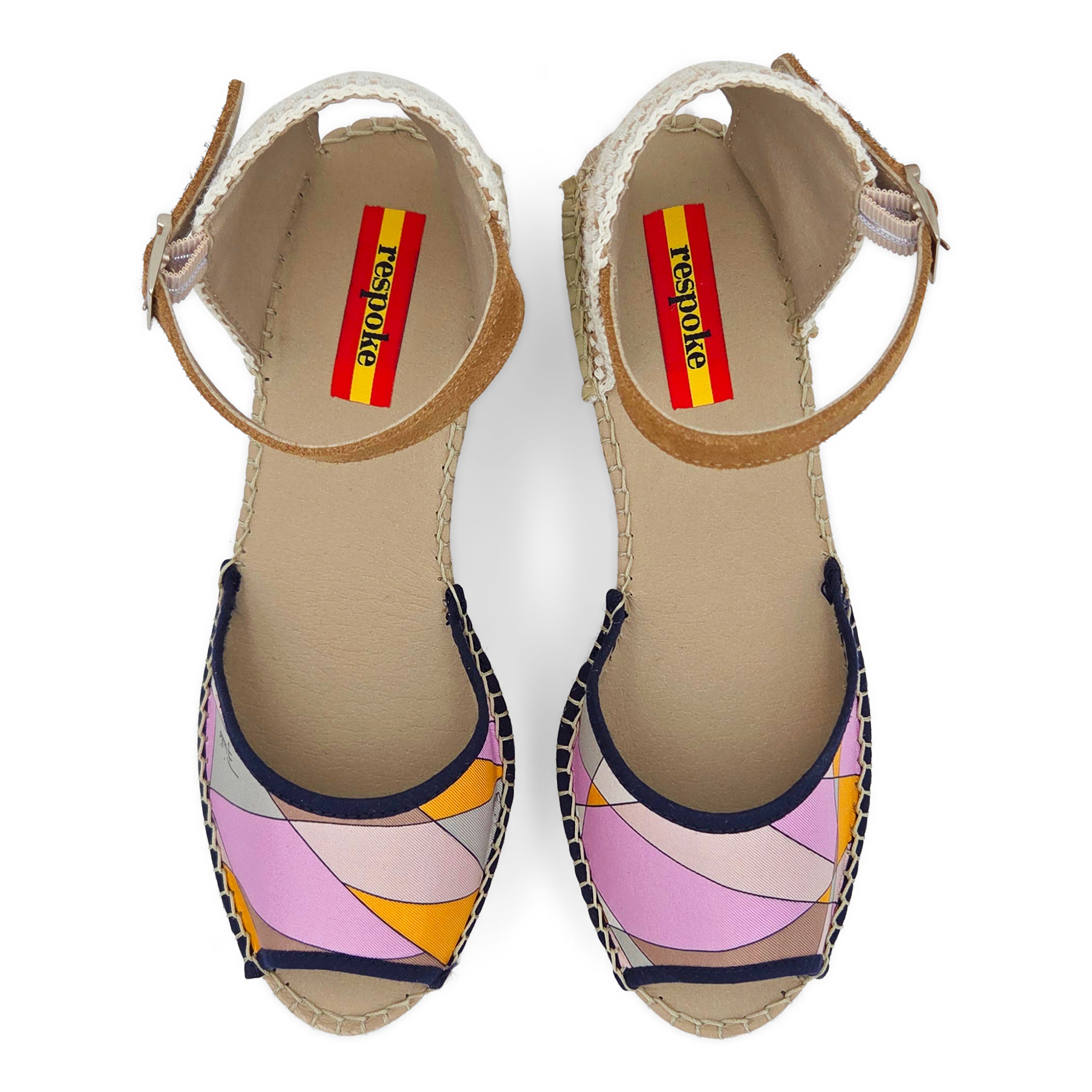 AGGIUNTO Pastel Modern Buckle Wedges